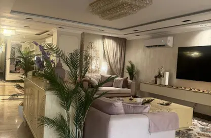 شقة - 3 غرف نوم - 2 حمامات للبيع في المهندسين - الجيزة
