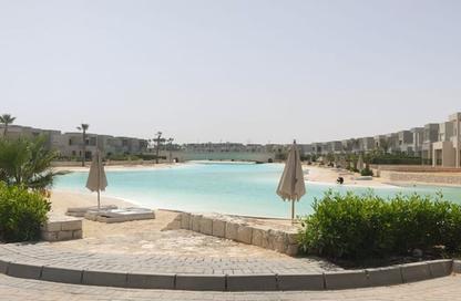 شاليه - 3 غرف نوم - 3 حمامات للبيع في ازها الساحل الشمالي - راس الحكمة - الساحل الشمالي
