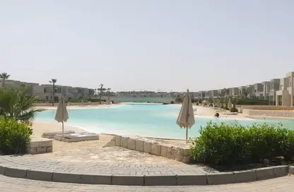 شاليه - 3 غرف نوم - 3 حمامات للبيع في ازها الساحل الشمالي - راس الحكمة - الساحل الشمالي