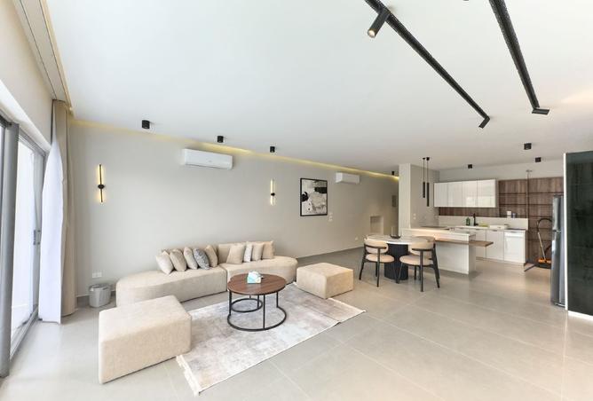 8382844 - Property Image 2