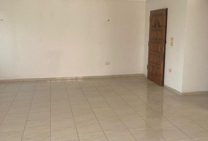 8192030 - Property Image 2