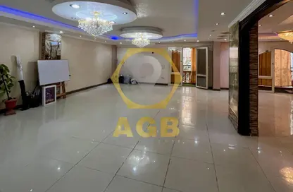 Apartment - 3 Bedrooms - 3 Bathrooms for sale in Bilal Ibn Rabbah St. - El Hegaz Square - El Nozha - Cairo