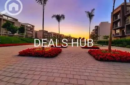 Apartment - 3 Bedrooms - 2 Bathrooms for sale in Moon Residences - Fifth Square - The 5th Settlement - New Cairo City - Cairo