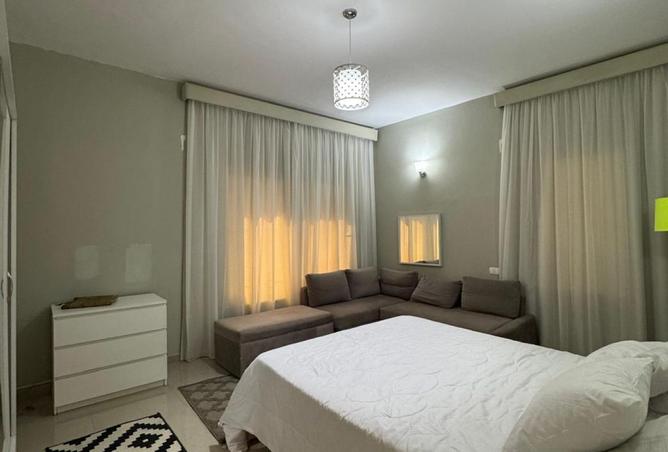 8324044 - Property Image 3