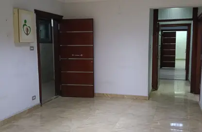 عيادة - استوديو - 5 حمامات للايجار في شارع عباس العقاد - المنطقة الأولى - مدينة نصر - القاهرة