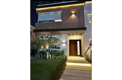 Villa - 5 Bedrooms - 4 Bathrooms for sale in Azzar - 5th Settlement Compounds - The 5th Settlement - New Cairo City - Cairo