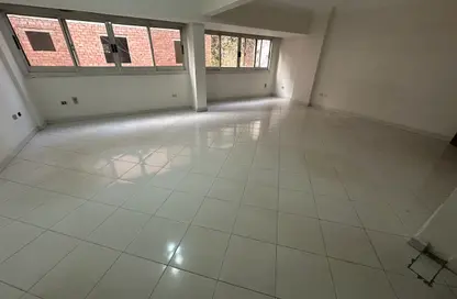 Apartment - 3 Bedrooms - 1 Bathroom for rent in Maadi - Hay El Maadi - Cairo