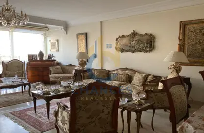Apartment - 4 Bedrooms - 2 Bathrooms for sale in Al Nasr St. - El Laselky - New Maadi - Hay El Maadi - Cairo