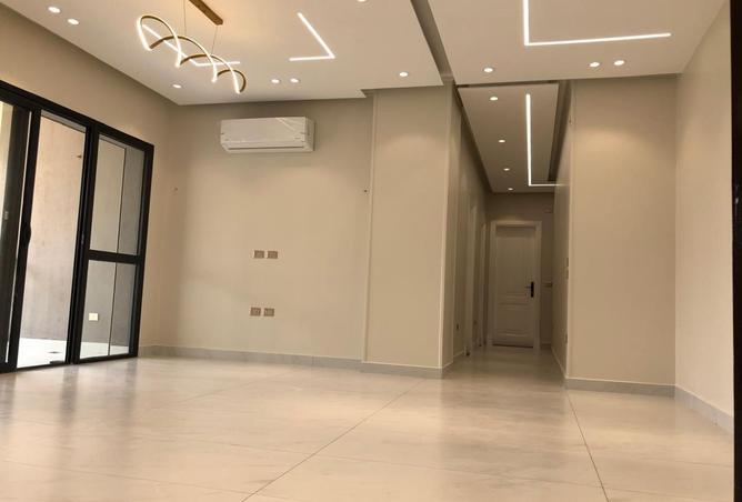 8406903 - Property Image 3