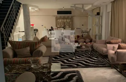 دوبلكس - 4 غرف نوم - 3 حمامات للبيع في شارع 11 - الحي الحادي عشر - مدينة 6 أكتوبر - الجيزة