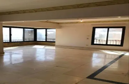 Apartment - 3 Bedrooms - 2 Bathrooms for sale in Zahraa El Maadi - Hay El Maadi - Cairo