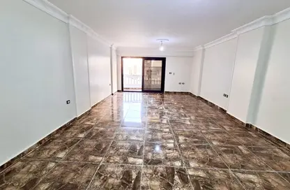 Apartment - 3 Bedrooms - 1 Bathroom for rent in Mostafa Kamel St. - Smouha - Hay Sharq - Alexandria