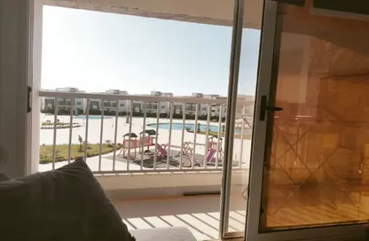 شاليه - 2 غرف نوم - 1 حمام للبيع في سي فيو - راس الحكمة - الساحل الشمالي