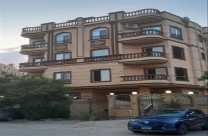 Apartment - 3 Bedrooms - 3 Bathrooms for sale in 3rd Neighborhood - 8th Area - Shorouk City - Cairo