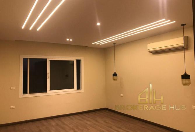 8122300 - Property Image 2