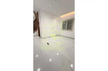 شقة - 3 غرف نوم - 3 حمامات للايجار في شارع المهندس احمد كمال حمدي - الحي السادس عشر - الشيخ زايد - الجيزة