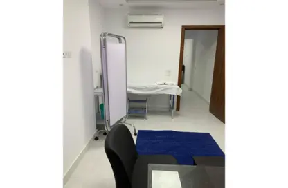 عيادة - استوديو - 1 حمام للايجار في شارع افريقيا - امتداد مصطفي النحاس - المنطقة العاشرة - مدينة نصر - القاهرة