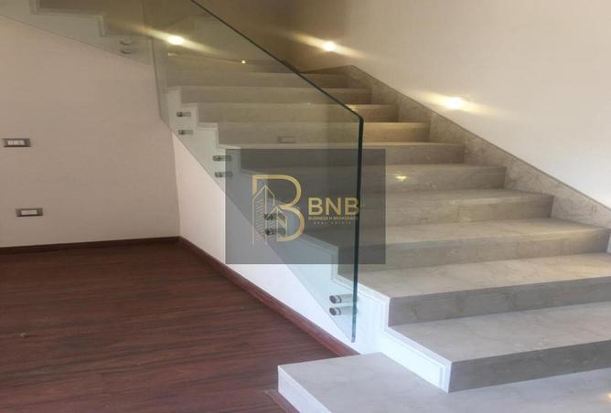 8051660 - Property Image 2
