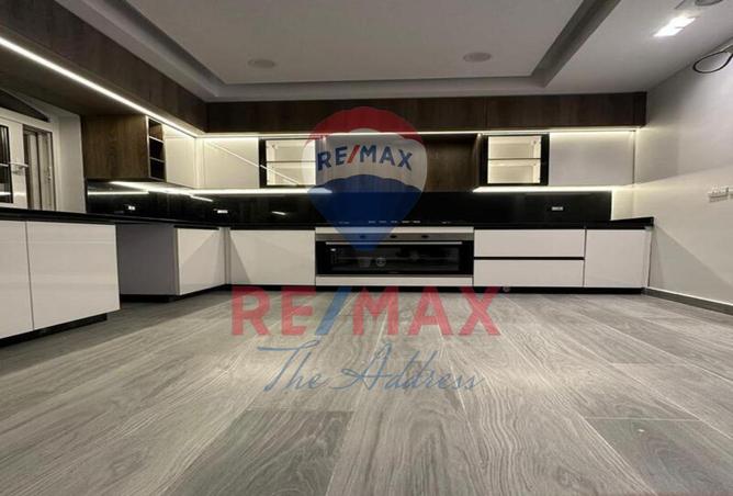 8302104 - Property Image 3