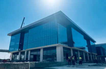 محل تجاري - استوديو للبيع في جولدن جيت - شارع التسعين الجنوبي - التجمع الخامس - مدينة القاهرة الجديدة - القاهرة