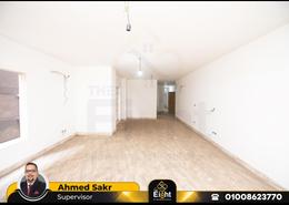 شقة - 3 غرف نوم for للبيع in شارع الزنكلوني - كامب شيزار - حي وسط - الاسكندرية