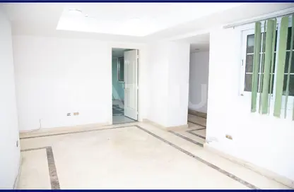 Office Space - Studio - 2 Bathrooms for rent in Al Fath St. - Janaklees - Hay Sharq - Alexandria