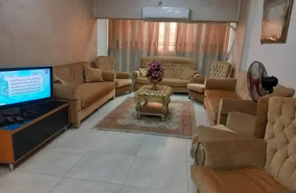 Apartment - 2 Bedrooms - 2 Bathrooms for rent in Al Tayaran St. - Rabaa Al Adaweyah - Nasr City - Cairo