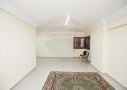 Apartment - 3 bedrooms - 1 bathroom for للايجار in Mohammad Ngeeb Street - Sidi Beshr - Hay Awal El Montazah - Alexandria