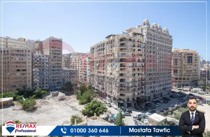 Apartment - 3 Bedrooms - 3 Bathrooms for sale in Al Shaheed Kamal Eldin Salah St. - Smouha - Hay Sharq - Alexandria