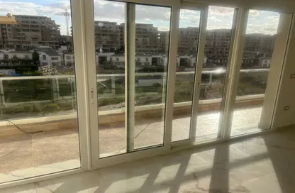 Apartment - 3 Bedrooms - 2 Bathrooms for sale in Mountain View iCity - 5th Settlement Compounds - The 5th Settlement - New Cairo City - Cairo