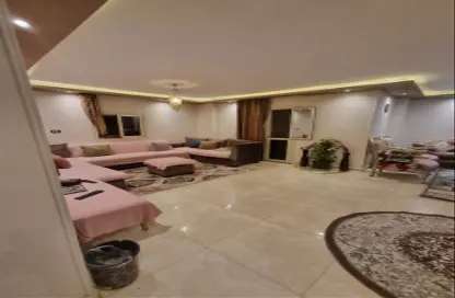 شقة - 3 غرف نوم - 2 حمامات للبيع في الحي الثالث - مدينة العبور - القليوبية