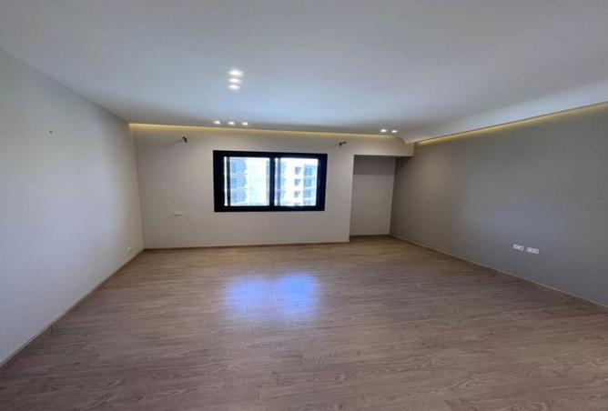 8049449 - Property Image 2