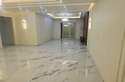 شقة - 3 غرف نوم - 2 حمامات للايجار في كمبوند كنز - حدائق اكتوبر - مدينة 6 أكتوبر - الجيزة