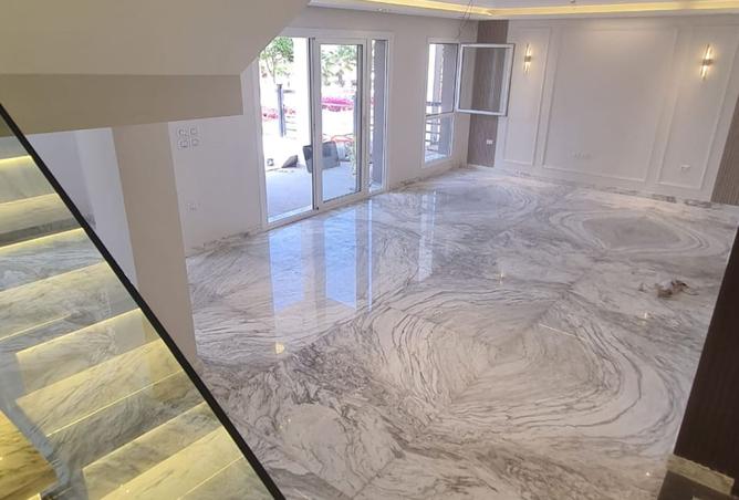 8312441 - Property Image 2