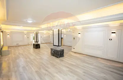 شقة - 4 غرف نوم - 4 حمامات للبيع في ميامي - حي اول المنتزة - الاسكندرية شقة - 4 غرف نوم - 4 حمامات للبيع في ميامي - حي اول المنتزة - الاسكندرية