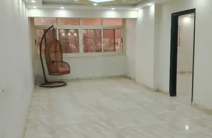 Apartment - 3 Bedrooms - 1 Bathroom for rent in Gesr Al Suez St. - El Nozha El Gadida - El Nozha - Cairo