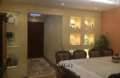 شقة - 3 غرف نوم - 2 حمامات للبيع في شارع ذاكر حسين - الحديقة الدولية - الحي السابع - مدينة نصر - القاهرة