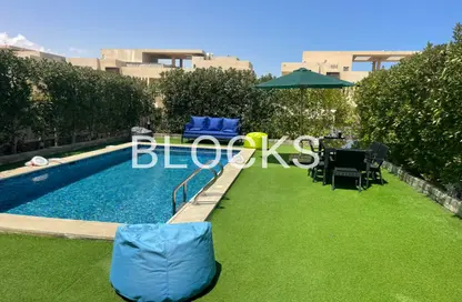 منزل مزدوج - 6 غرف نوم - 5 حمامات للبيع في هاسييندا باي - سيدي عبد الرحمن - الساحل الشمالي