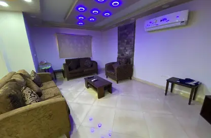 شقة - 2 غرف نوم - 1 حمام للايجار في شارع عدن - المهندسين - الجيزة