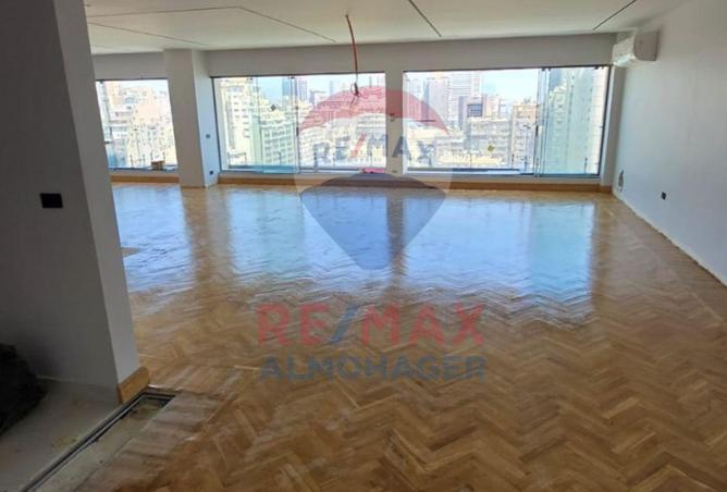 8438200 - Property Image 3