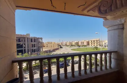 Apartment - 3 Bedrooms - 3 Bathrooms for sale in Omar Makram St. - Al Narges 6 - Al Narges - New Cairo City - Cairo