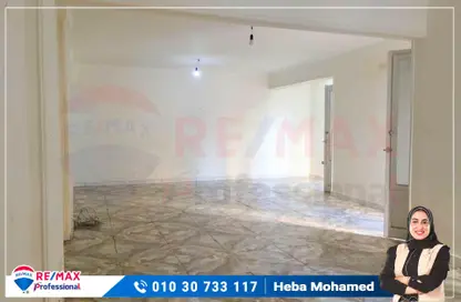 Apartment - 2 Bedrooms - 1 Bathroom for rent in Ismail Serry St. - Smouha - Hay Sharq - Alexandria
