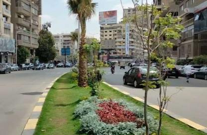 بناية كاملة - 8 غرف نوم - 8 حمامات للبيع في المهندسين - الجيزة