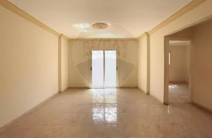 Apartment - 2 Bedrooms - 1 Bathroom for sale in Fleming - Hay Sharq - Alexandria
