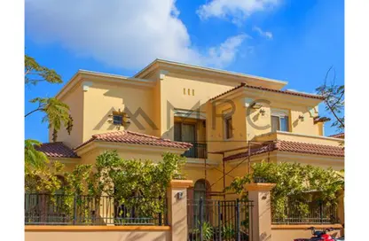 Villa - 3 Bedrooms - 4 Bathrooms for sale in Uptown Cairo Road - Al Abageyah - El Khalifa - Cairo
