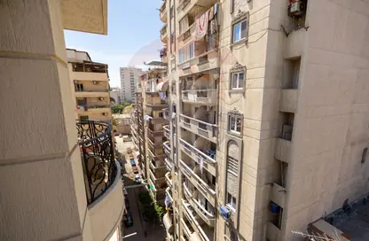 شقة - 2 غرف نوم - 1 حمام للبيع في شارع كفر عبده - كفر عبده - رشدي - حي شرق - الاسكندرية