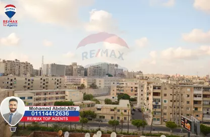 Apartment - 4 Bedrooms - 2 Bathrooms for sale in Al Maamoun St. - Moharam Bek - Hay Wasat - Alexandria