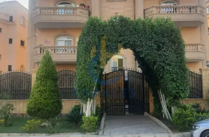 Apartment - 3 Bedrooms - 3 Bathrooms for sale in Leila Mourad St. - El Yasmeen 5 - El Yasmeen - New Cairo City - Cairo