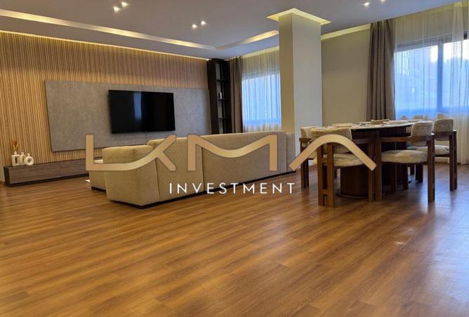 8042609 - Property Image 2