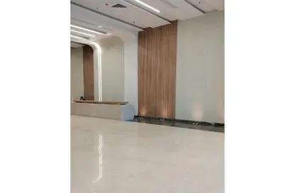 محل - استوديو - 1 حمام للبيع في بيزنس بلاس - شارع التسعين الشمالي - التجمع الخامس - مدينة القاهرة الجديدة - القاهرة